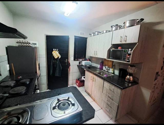 2 BEDROOM APARTMENT FOR SALE IN HEUWELOORD